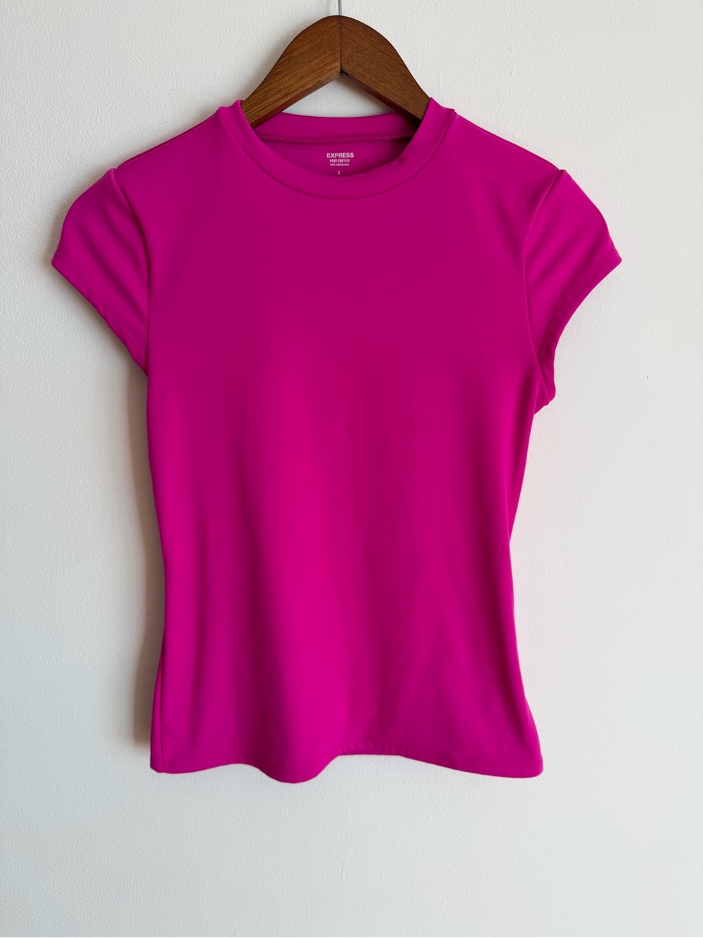 Express Body Contour High Compression Cap Sleeve Tee Top Magenta Fuchsia Pink S